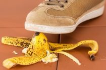6 необычных, но практичных способов применения банановой кожуры. Не выбрасывайте — это ценно!