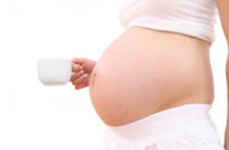 Ученые назвали 7 причин, почему нельзя пить кофе при беременности